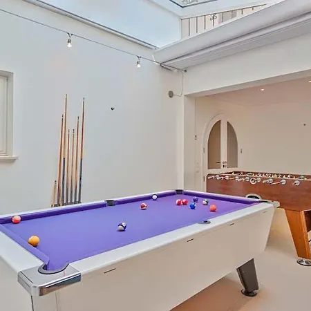 Sleeps 11 Pool Air Con Wifi 别墅 金塔湖