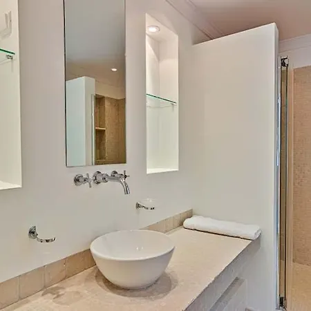 Sleeps 11 Pool Air Con Wifi